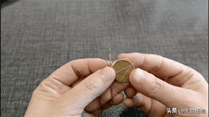 生活小窍门：一个硬币的妙用！原来硬币的作用那么多