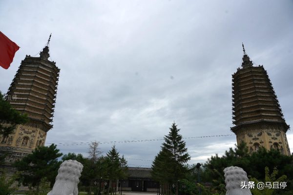 中国少见的双塔，高40米堪称古代摩天大楼，藏在辽宁这个小县城