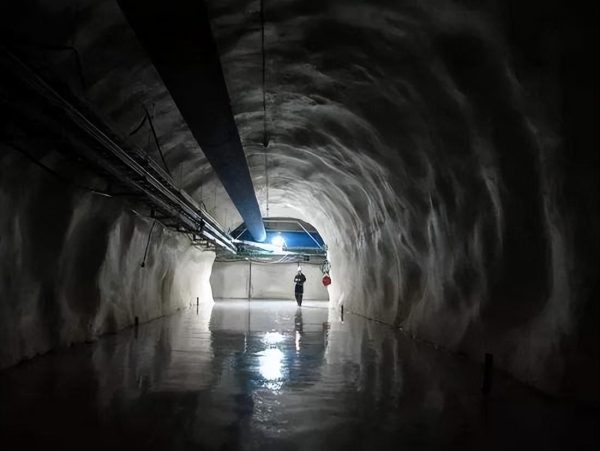 极深实验室：中美欧大力建设，暗物质是什么？为何要在地底研究？