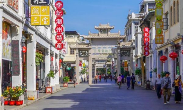 中国人口第一村，全村仅有一个姓氏，人口相当于一个县，就在广东
